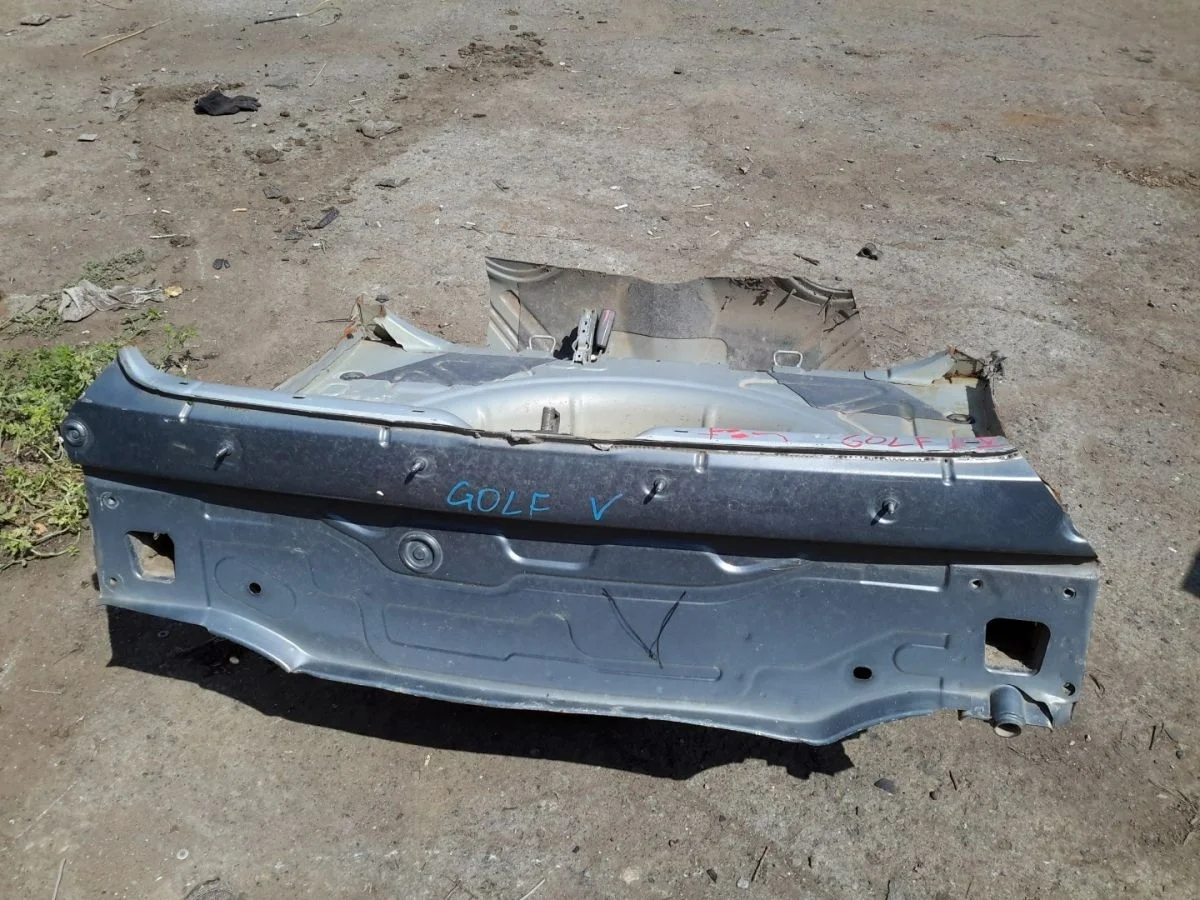 Панель задняя Volkswagen Golf Mk5 (2003—2009)