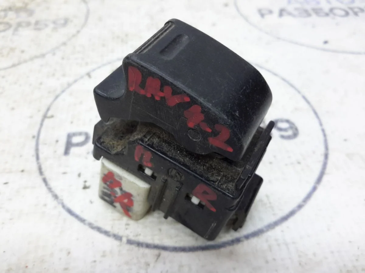 Кнопка стеклоподъемника Toyota RAV4 II (2000—2003)