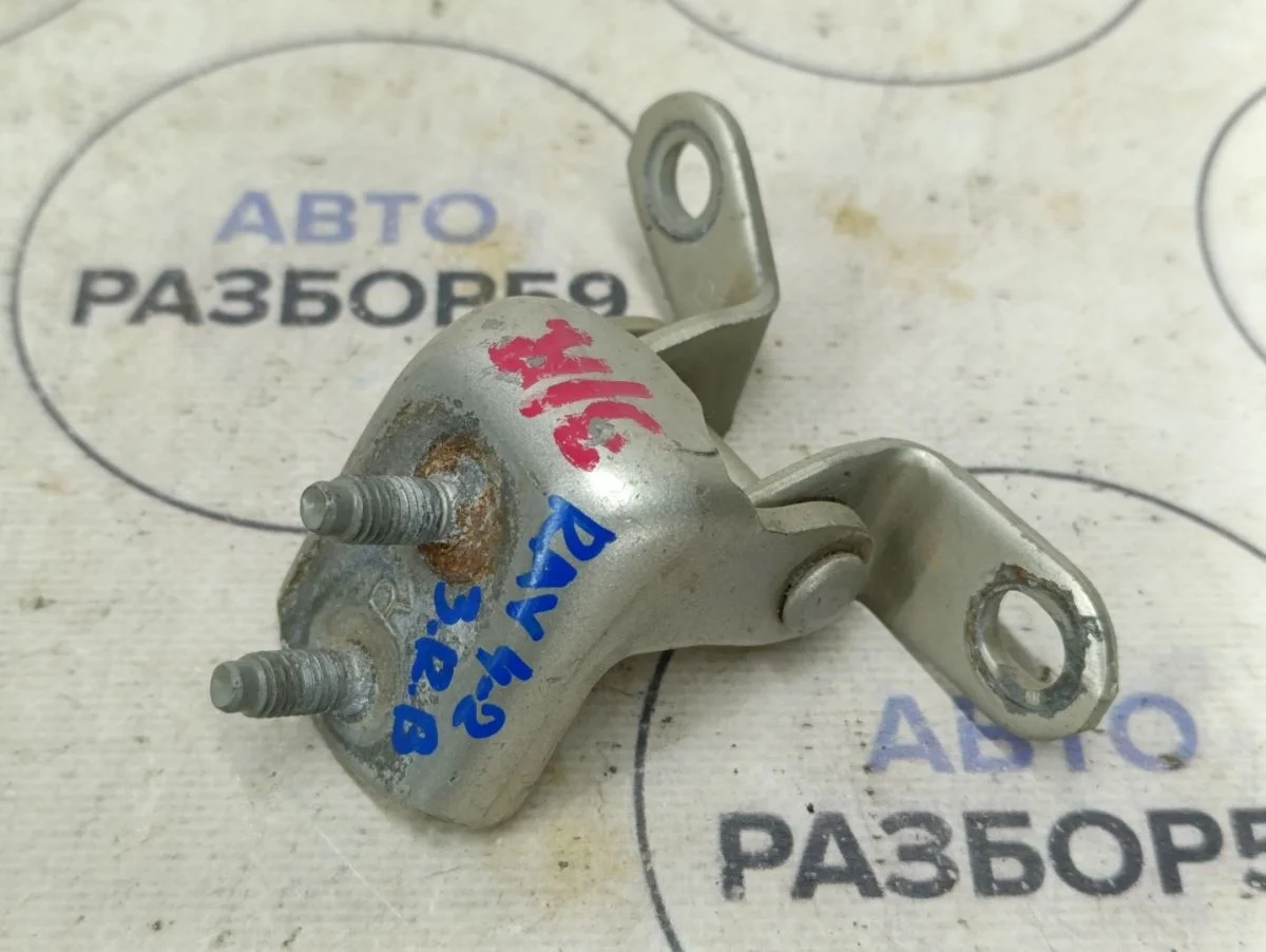 Петля двери Toyota RAV4 II (2000—2003)