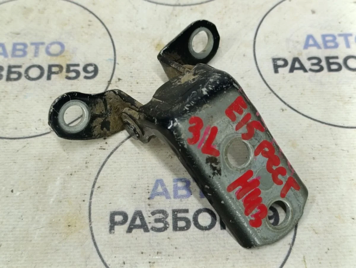 Петля двери Toyota Corolla X (2006—2010)