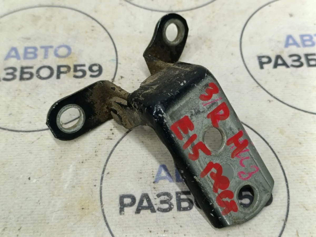 Петля двери Toyota Corolla X (2006—2010)