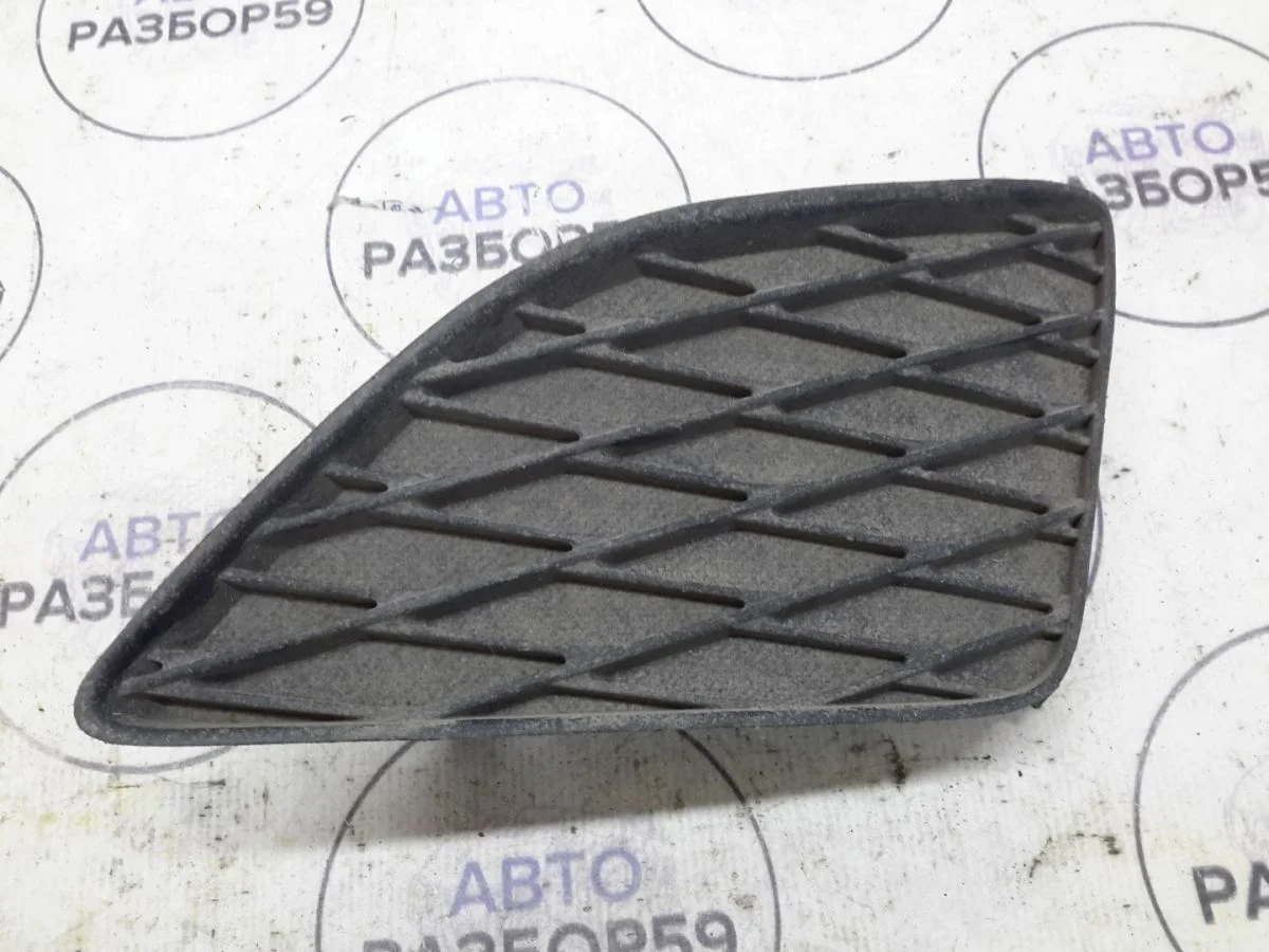 Накладка переднего бампера Toyota Corolla X (2006—2010)