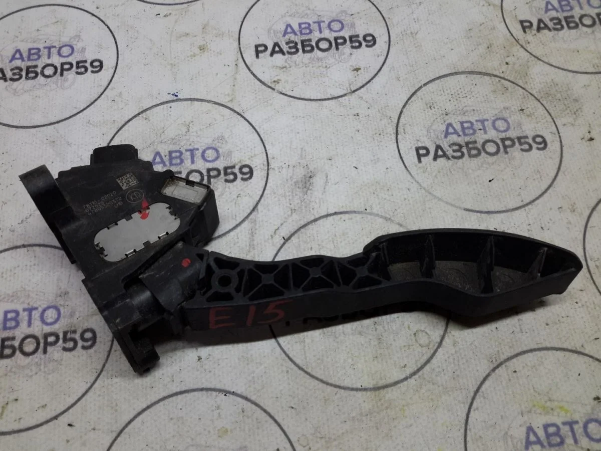 Педаль газа Toyota Corolla X (2006—2010)