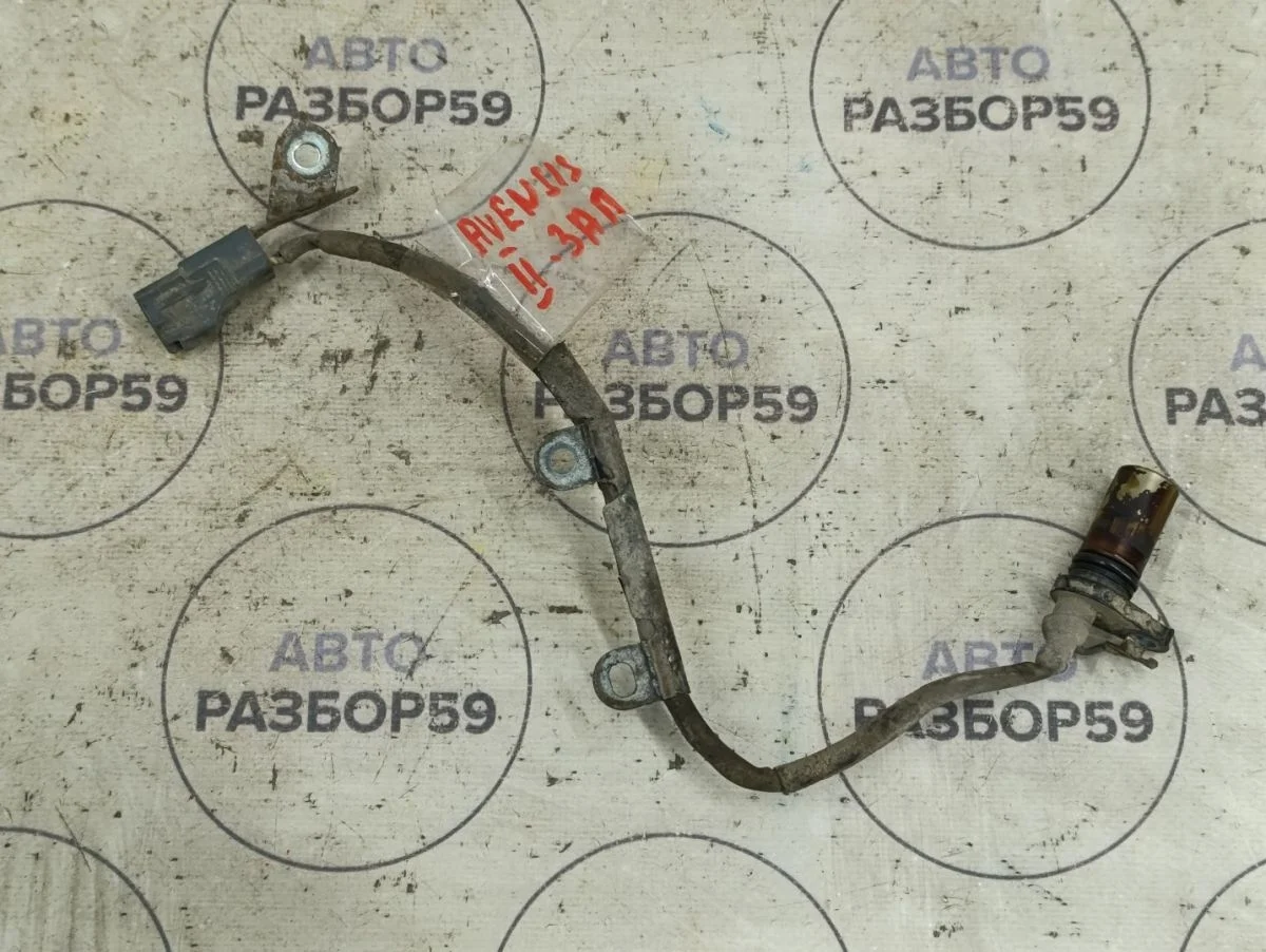 Датчик коленвала Toyota Avensis T250 (2003—2006)