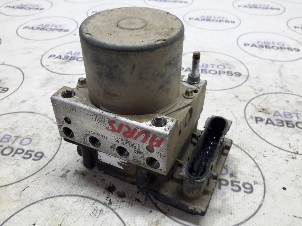 Блок ABS Toyota Auris E150 (2006—2010)