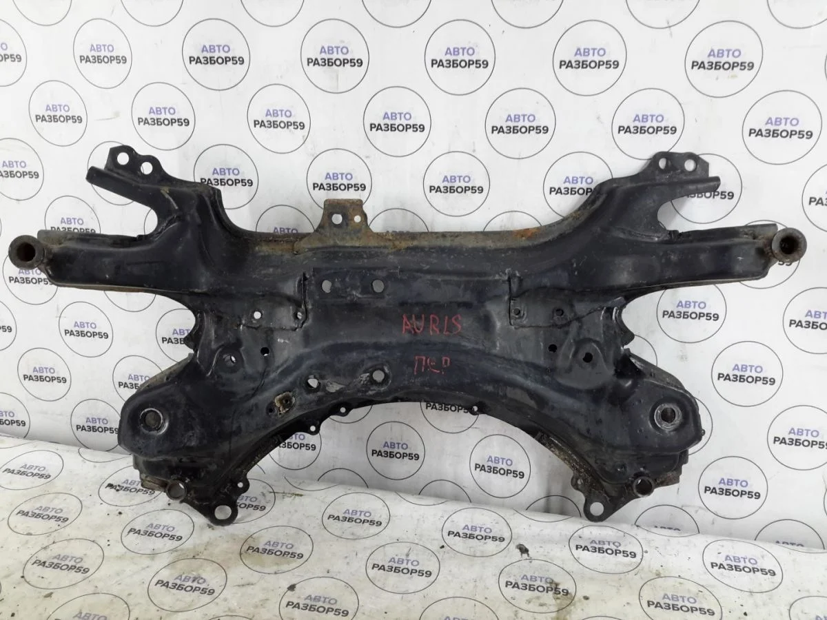 Подрамник передний Toyota Auris E150 (2006—2010)