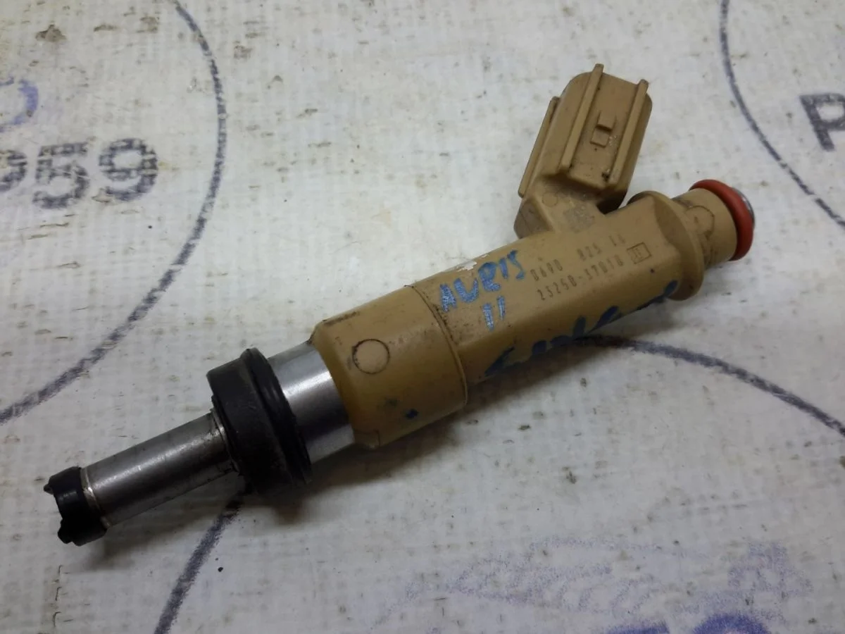 Форсунка топливная Toyota Auris E150 (2006—2010)