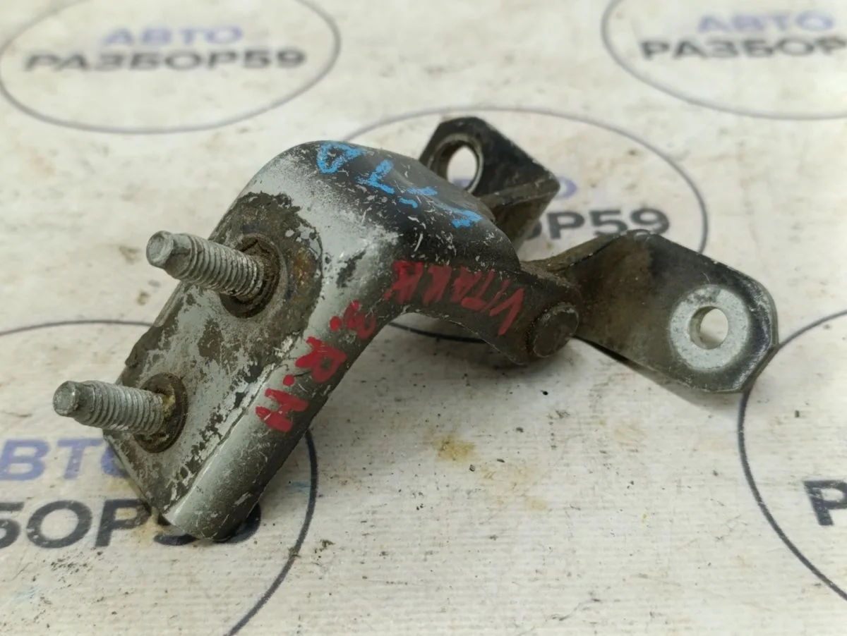 Петля двери Suzuki Grand Vitara II (2005—2008)