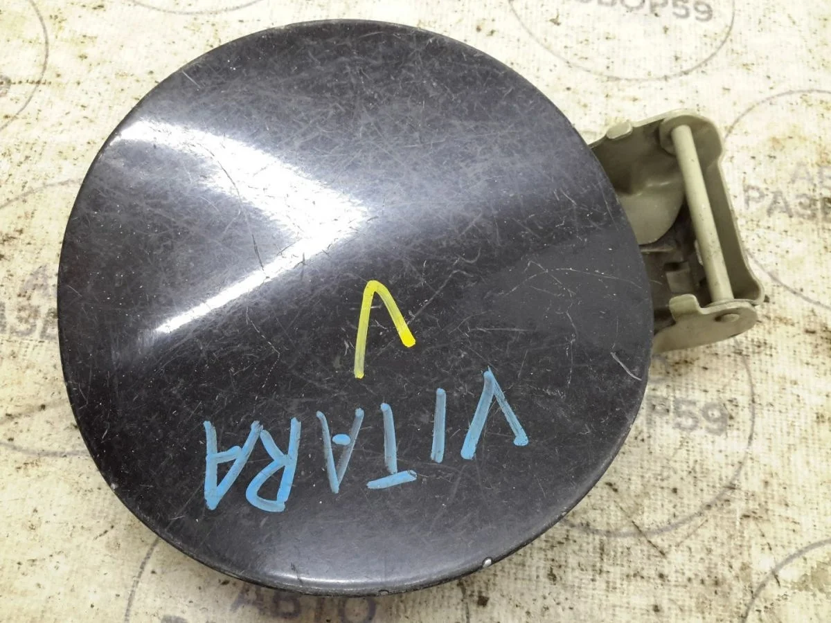 Лючок бензобака Suzuki Grand Vitara II (2005—2008)