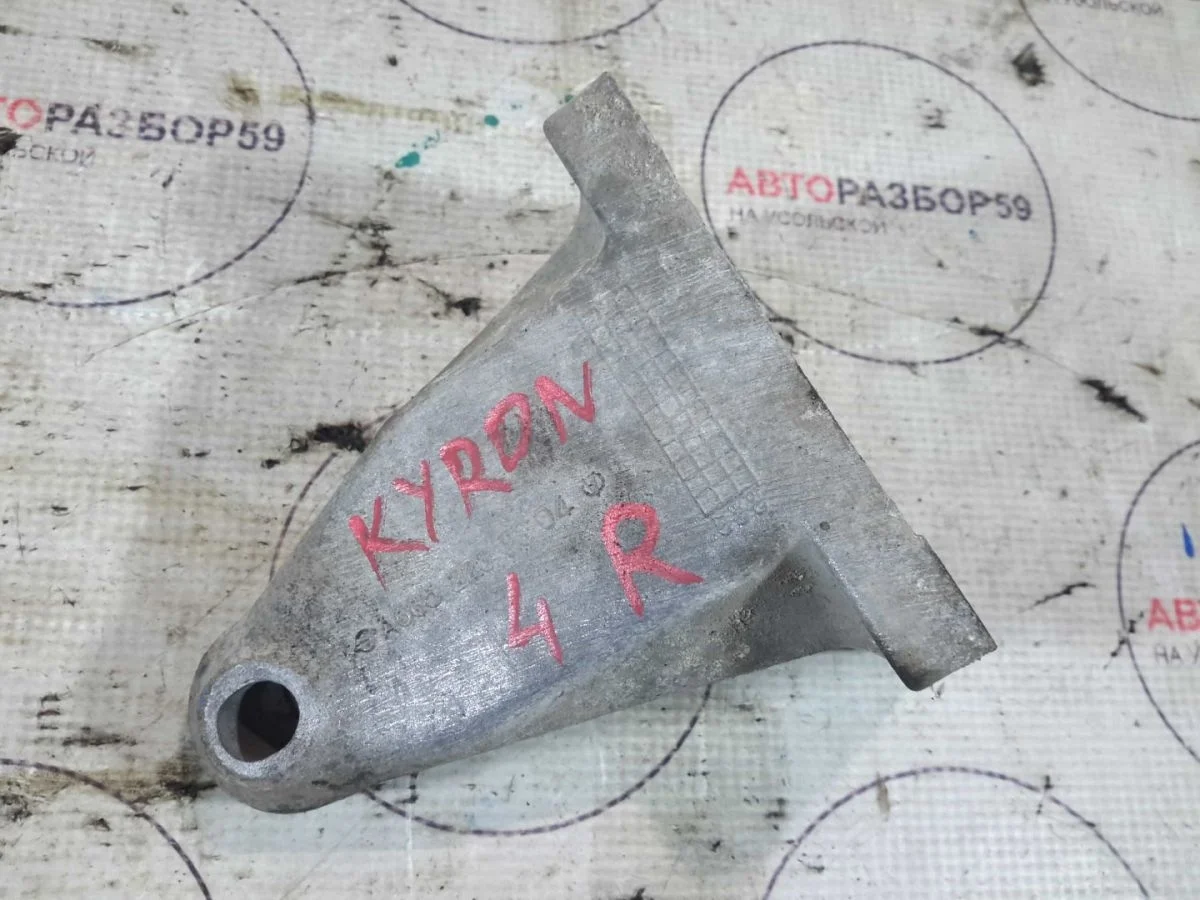 Кронштейн двигателя правый SsangYong Kyron I (2005—2007)