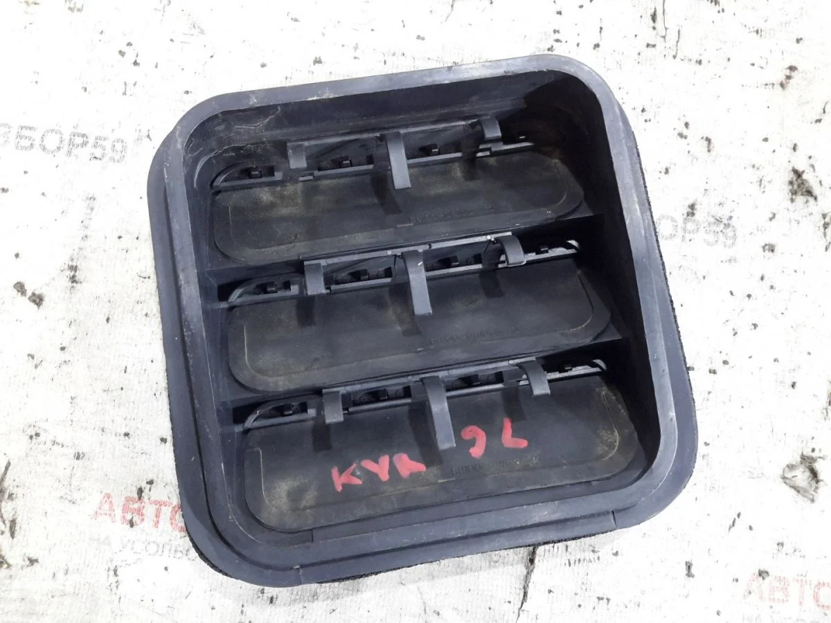 Решетка вентиляционная SsangYong Kyron I (2005—2007)