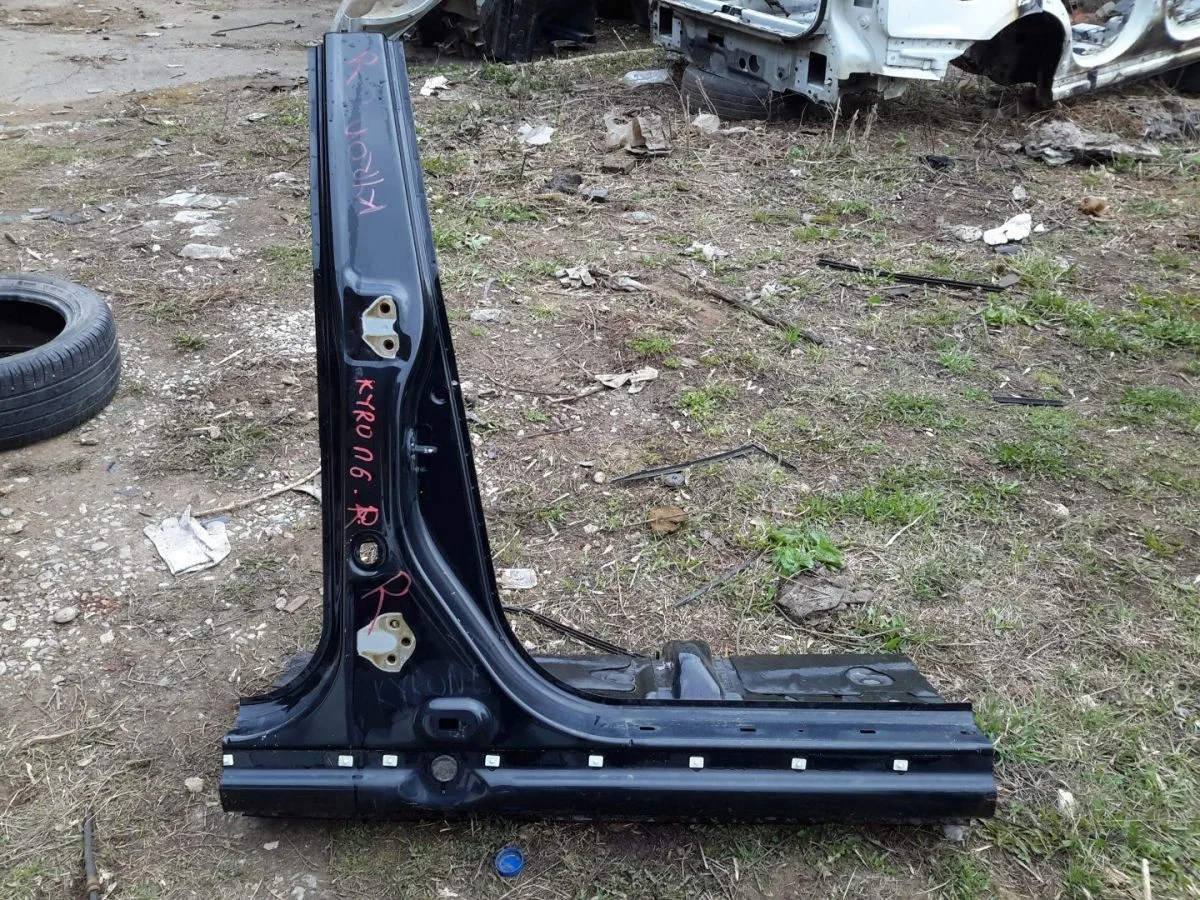 Порог правый SsangYong Kyron I (2005—2007)