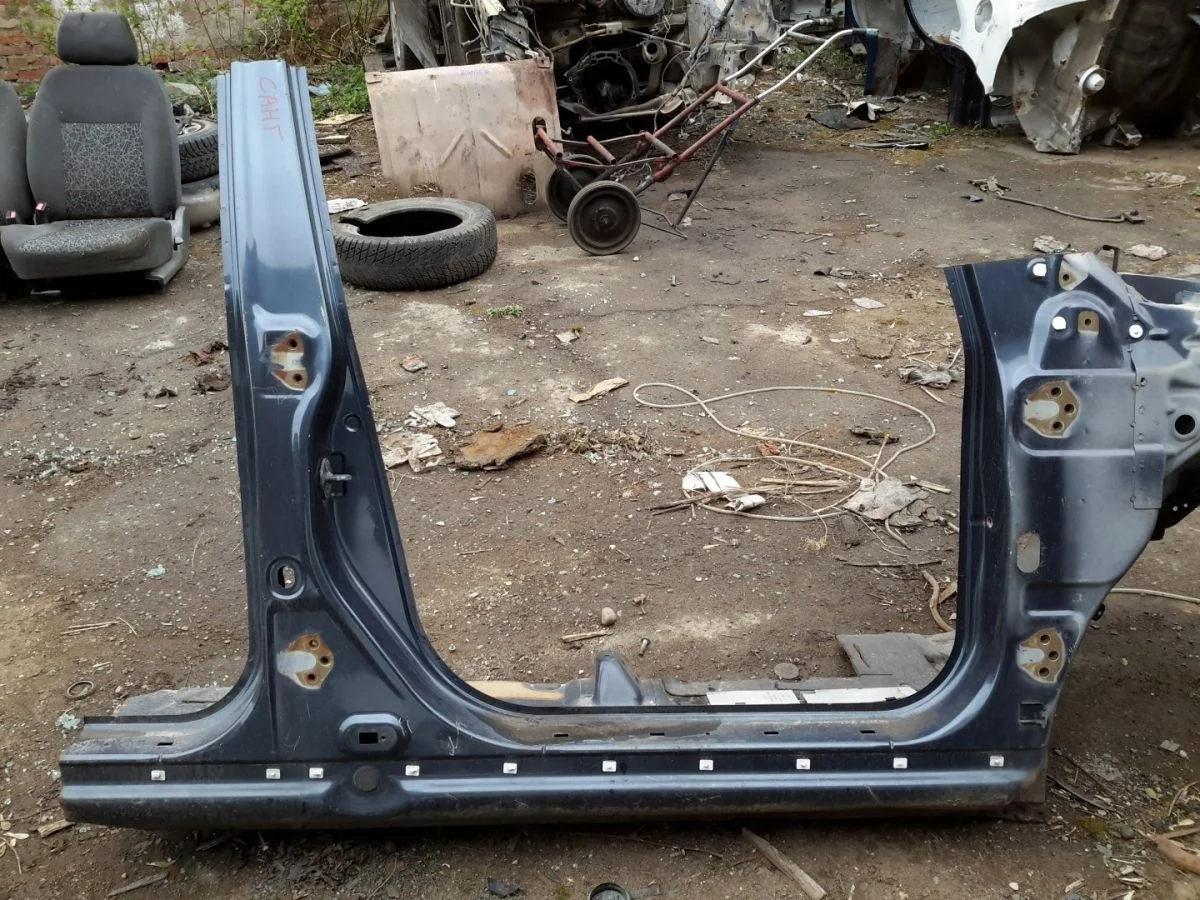 Порог правый SsangYong Kyron I (2005—2007)