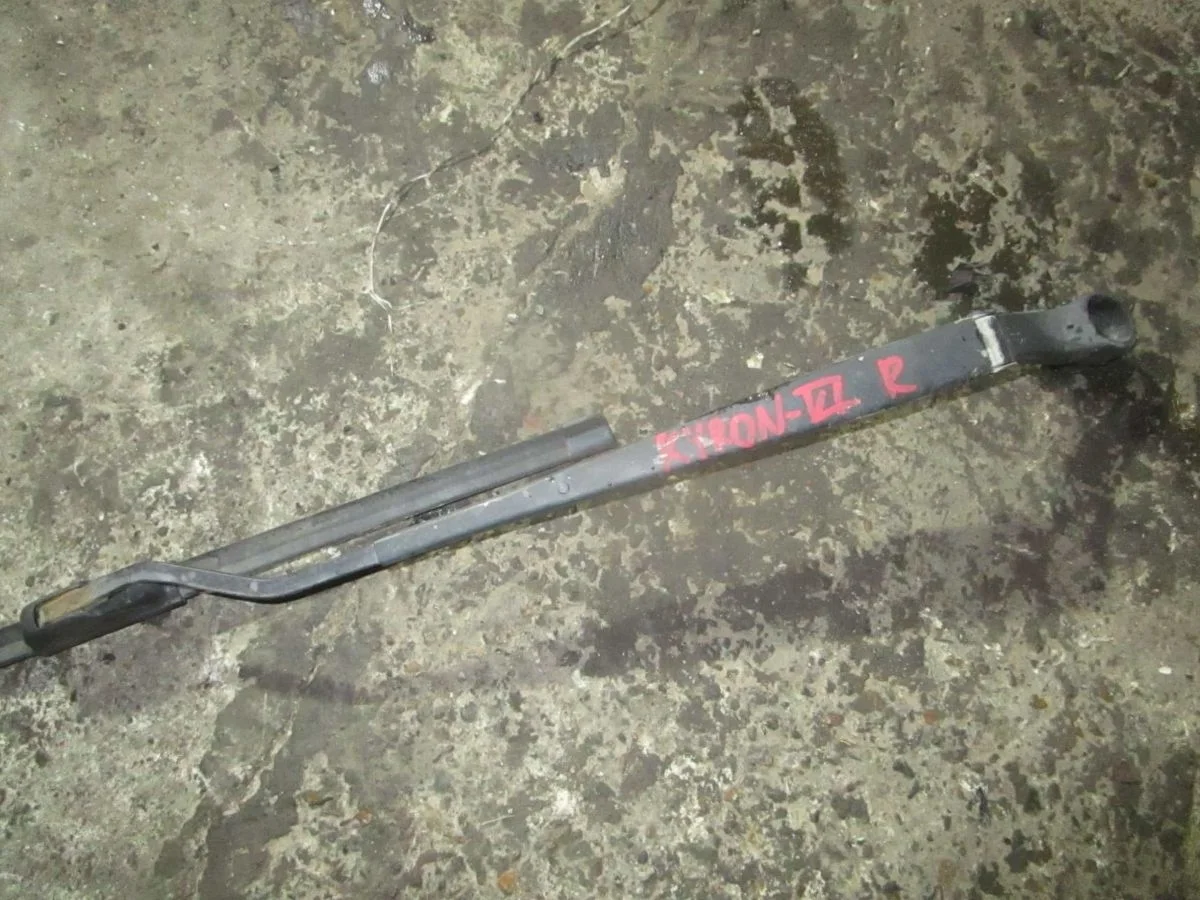 Поводок стеклоочистителя SsangYong Kyron I (2005—2007)