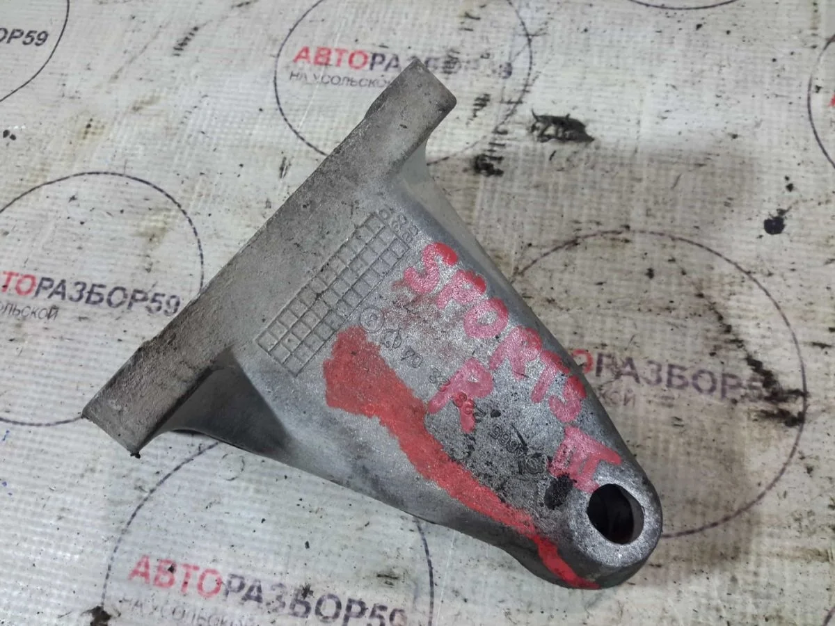 Кронштейн двигателя правый SsangYong Actyon Sports I (2006—2012)