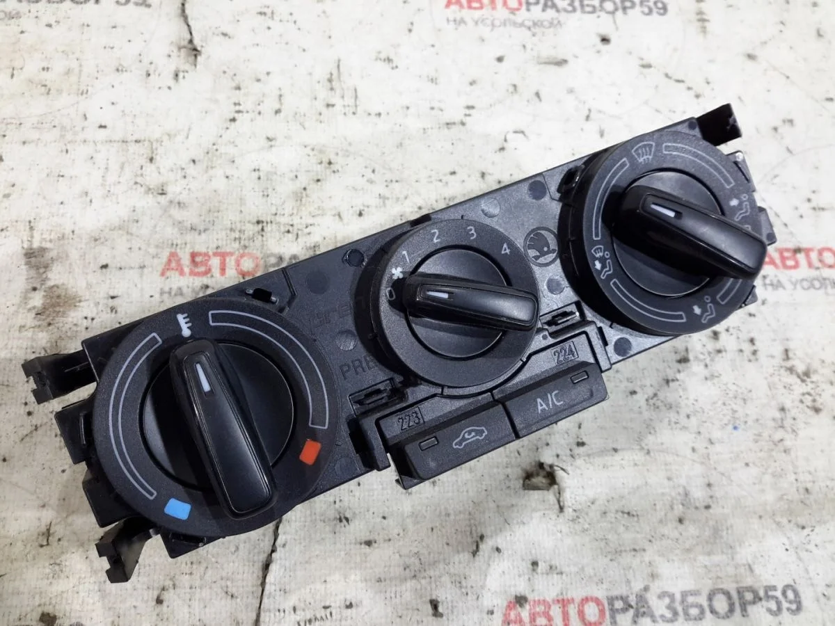 Блок управления отопителем Skoda Rapid II (2019—2025)