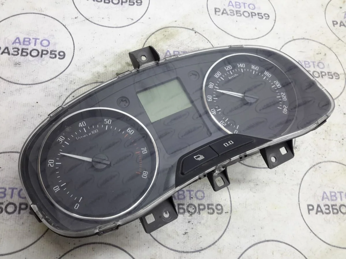 Панель приборов Skoda Fabia II рестайлинг (2010—2014)