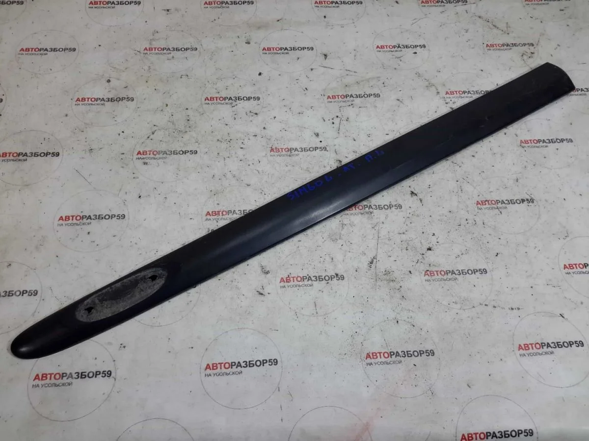 Молдинг двери передней левой Renault Symbol I (1999—2002)