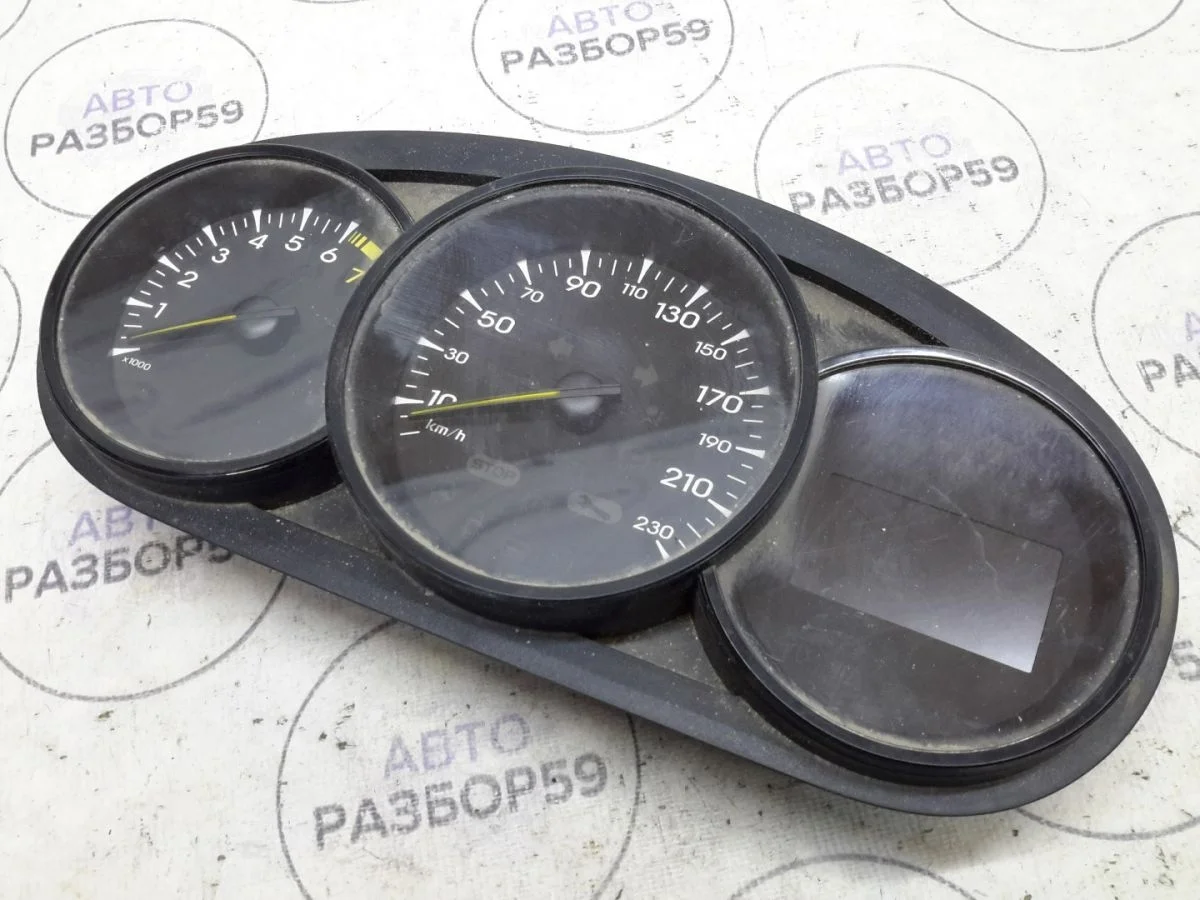 Панель приборов Renault Megane III (2008—2014)