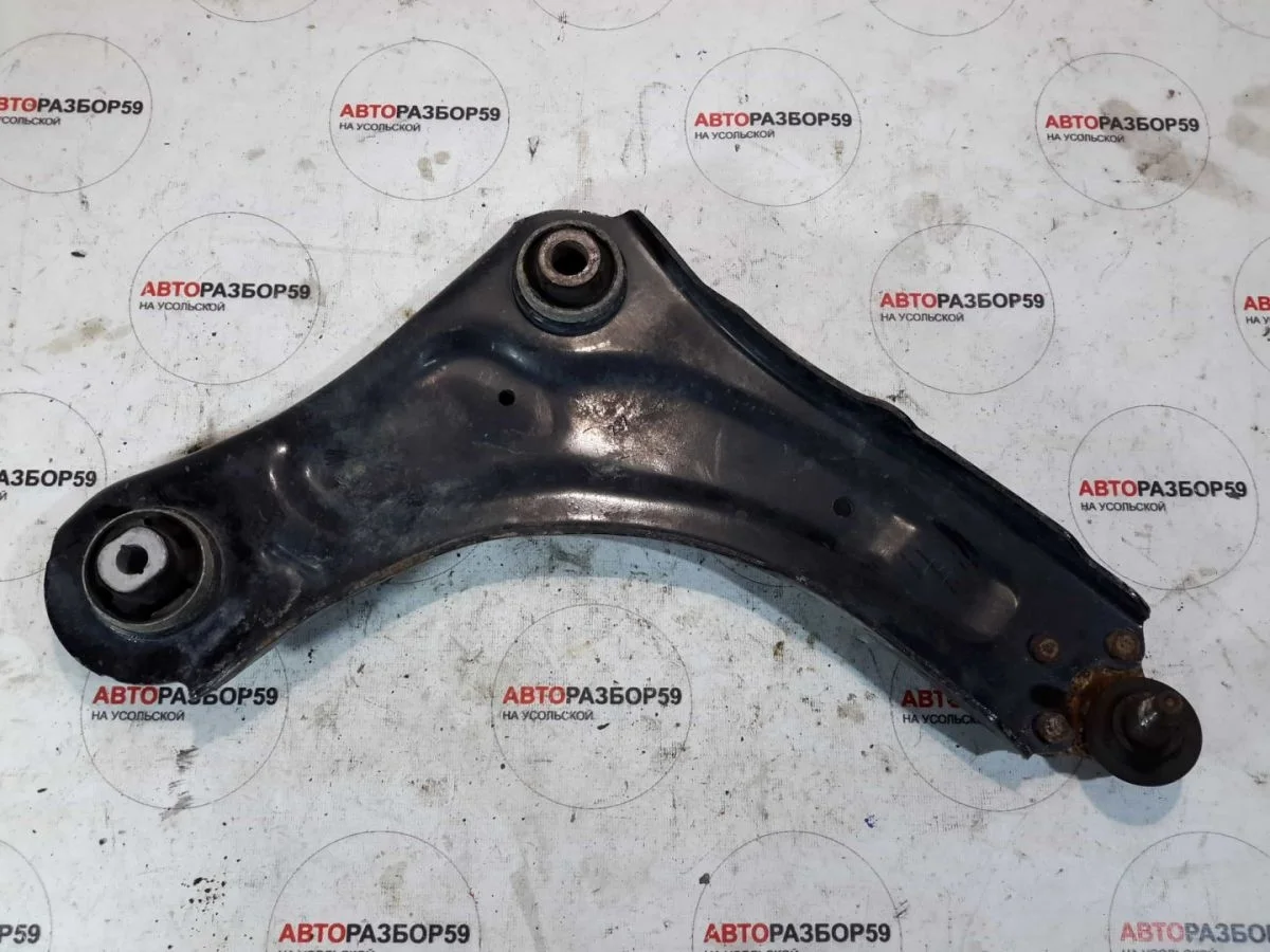 Рычаг передний правый Renault Megane III (2008—2014)