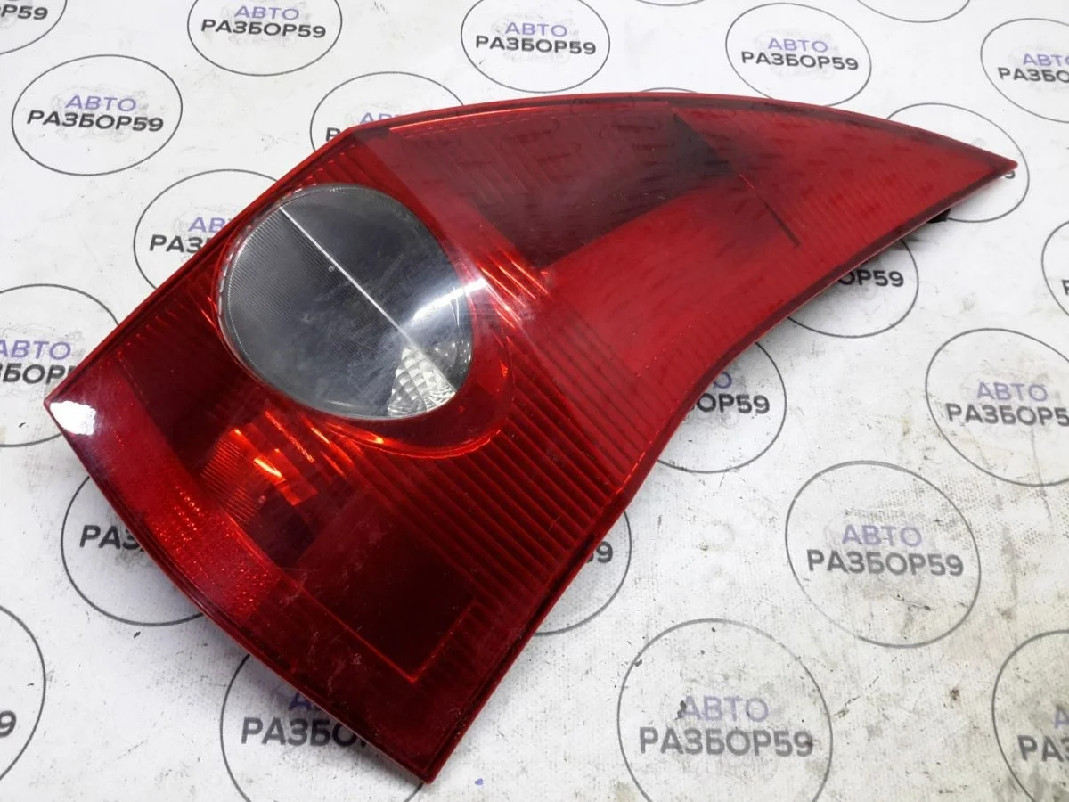 Фонарь правый Renault Megane II (2002—2006)