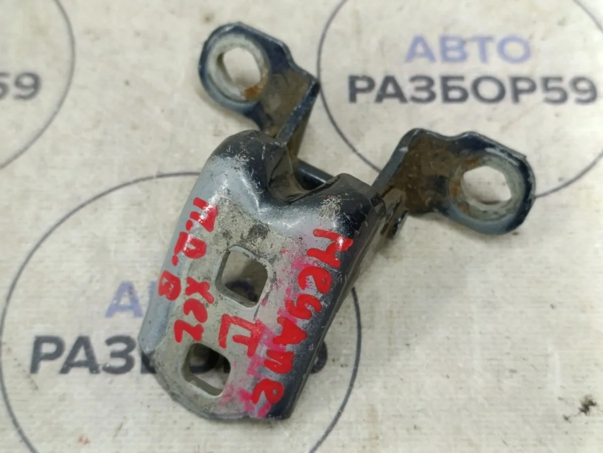 Петля двери Renault Megane II рестайлинг (2006—2009)