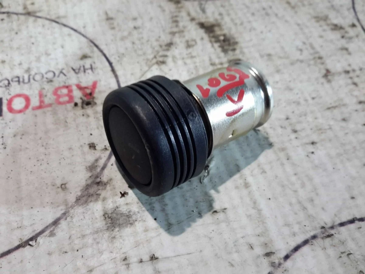 Прикуриватель Renault Logan II (2012—2018)