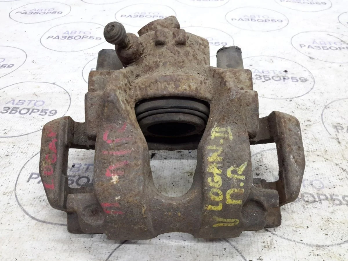 Суппорт передний правый Renault Logan II (2012—2018)