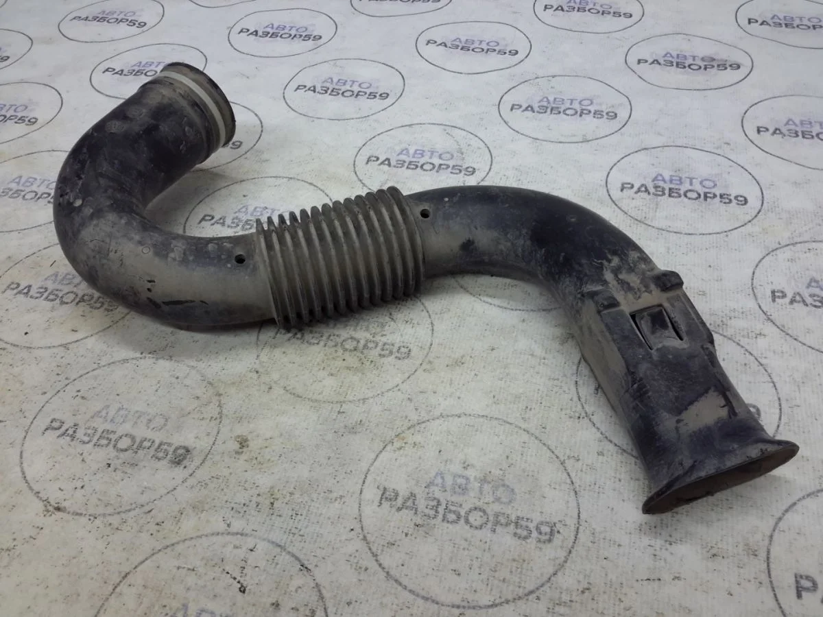 Патрубок воздушного фильтра Renault Logan II (2012—2018)