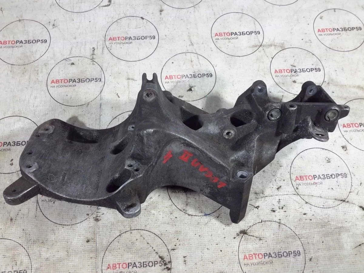 Кронштейн генератора Renault Logan II (2012—2018)