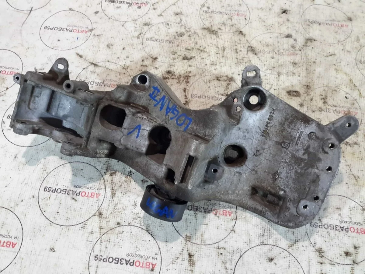 Кронштейн генератора Renault Logan II (2012—2018)