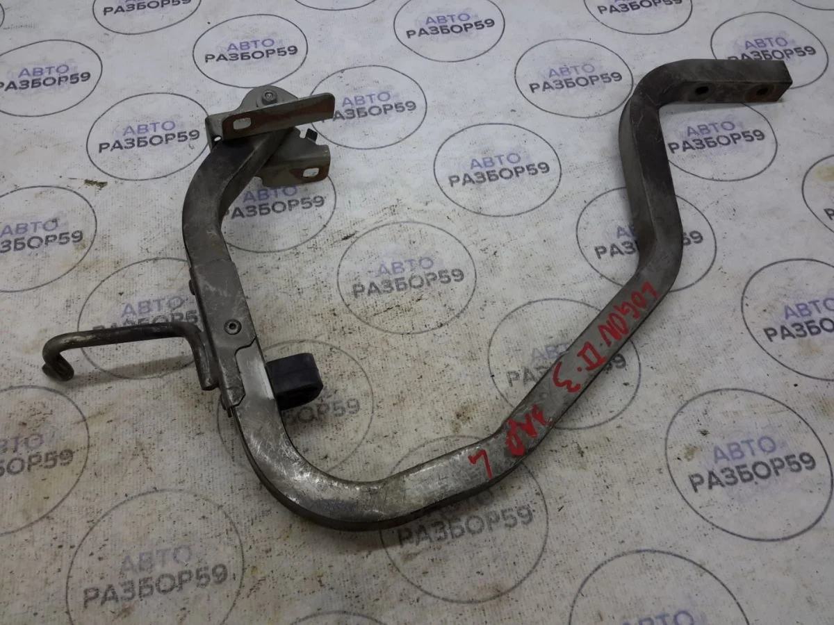 Петля багажника Renault Logan II (2012—2018)