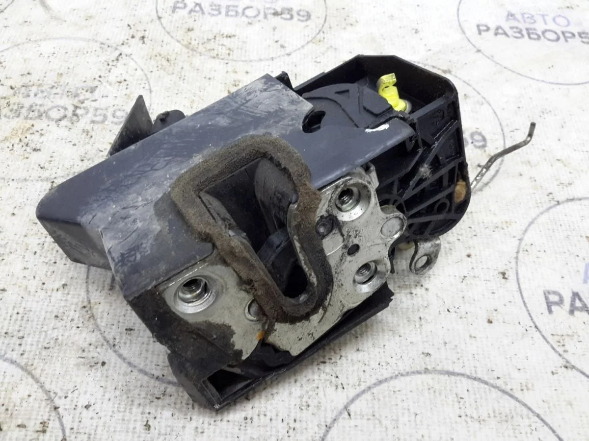 Замок передний левый Renault Logan II (2012—2018)