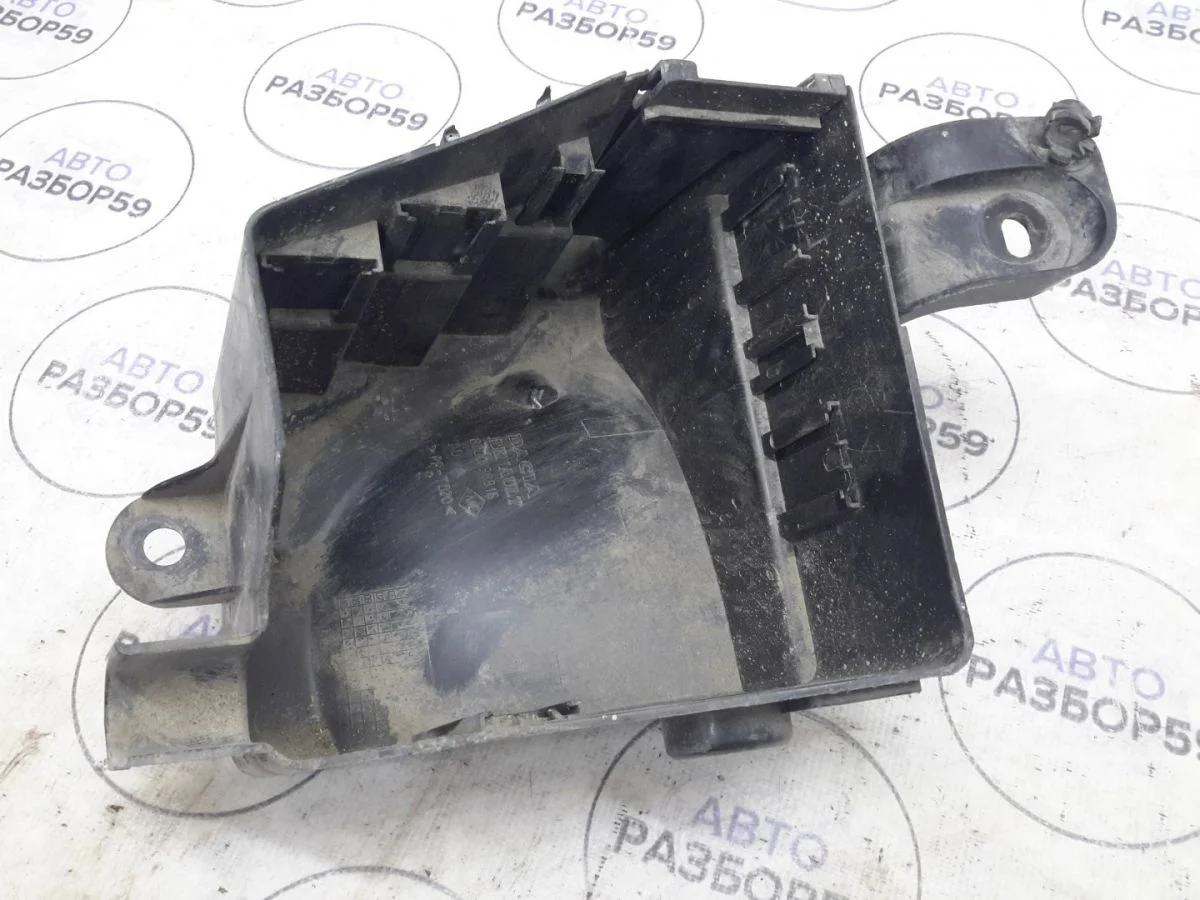 Корпус блока предохранителей Renault Logan I рестайлинг (2009—2015)