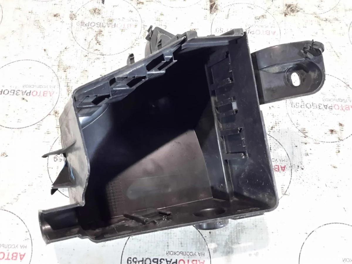 Корпус блока предохранителей Renault Logan I рестайлинг (2009—2015)