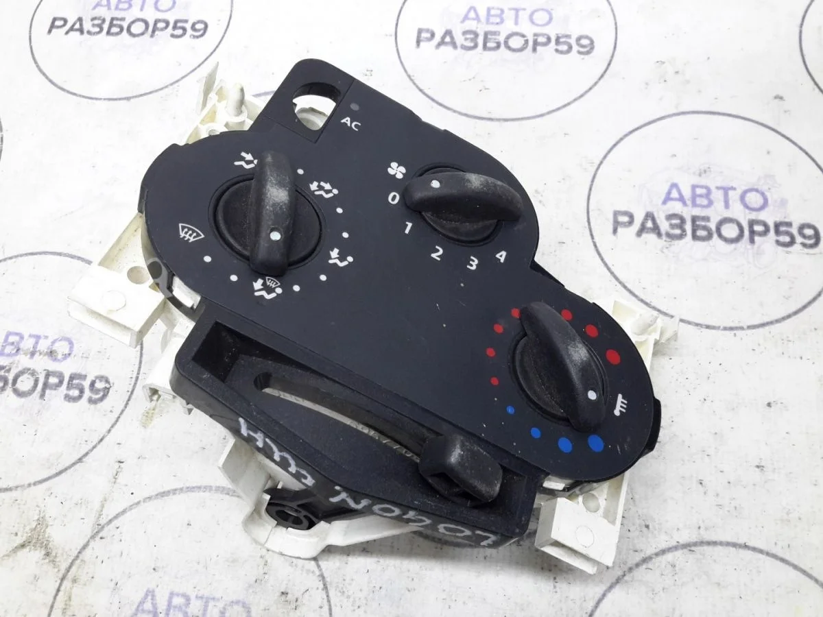 Блок управления отопителем Renault Logan I (2004—2009)