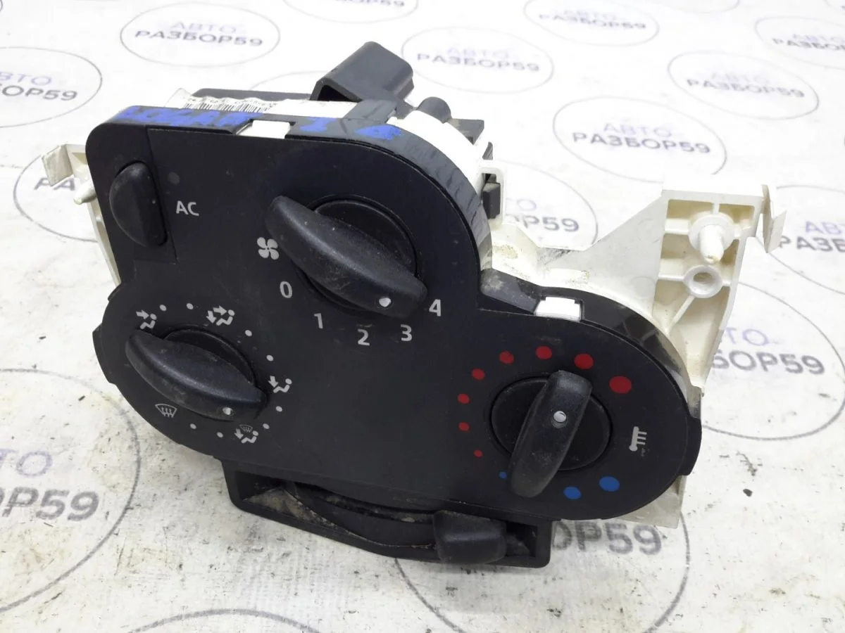 Блок управления отопителем Renault Logan I (2004—2009)