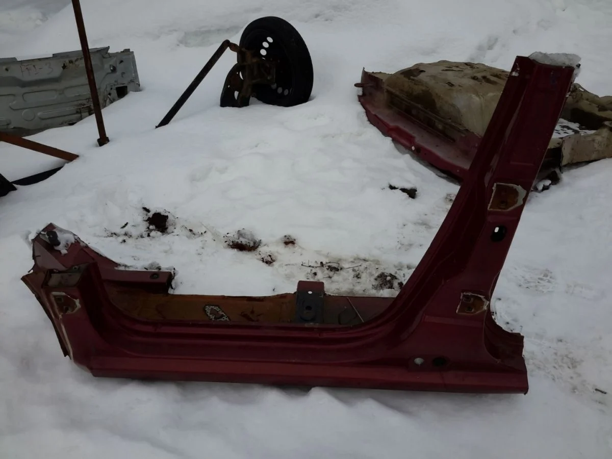 Порог левый Renault Logan I рестайлинг (2009—2015)