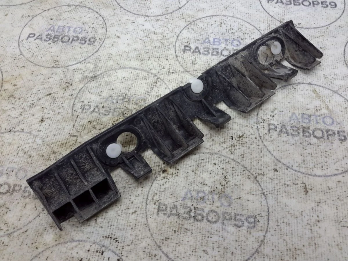 Кронштейн заднего бампера Renault Logan I рестайлинг (2009—2015)