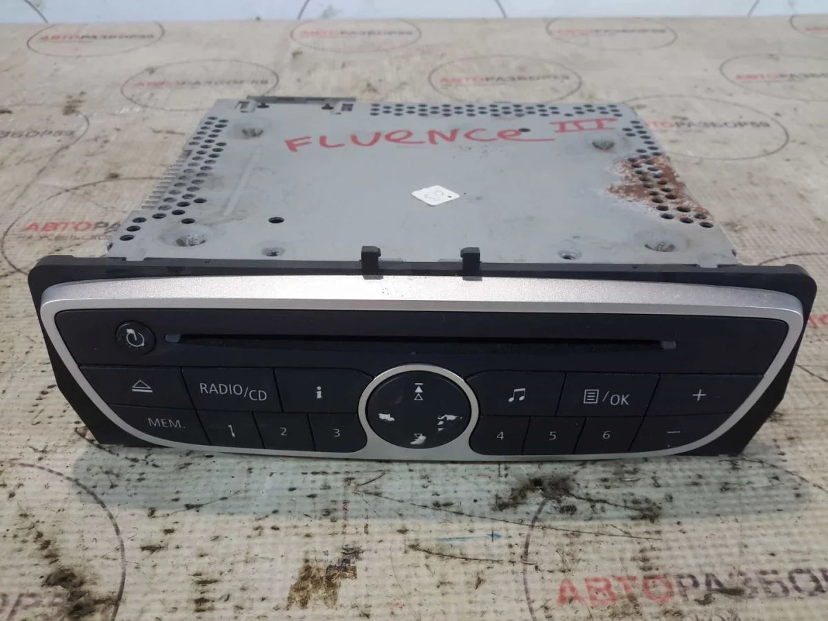 Штатная магнитола Renault Fluence I (2009—2013)