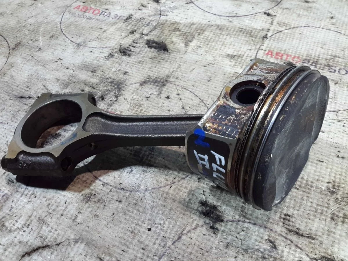 Поршень с шатуном Renault Fluence I (2009—2013)