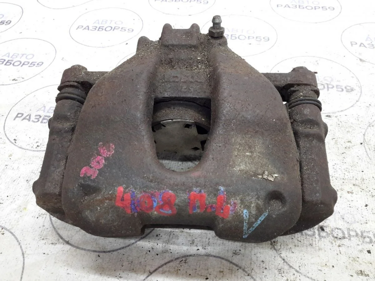 Суппорт передний левый Peugeot 408 I (2012—2017)