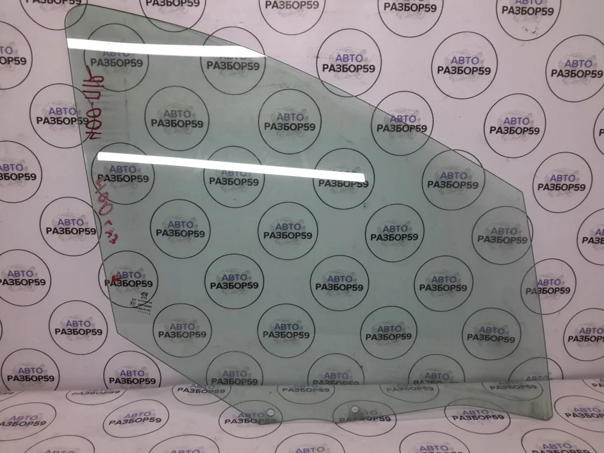 Стекло переднее правое Peugeot 408 I (2012—2017)