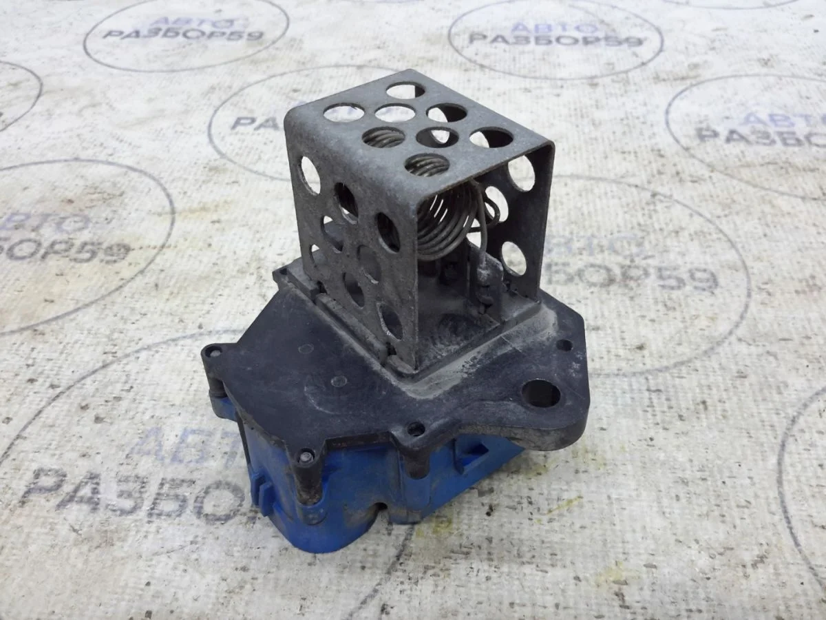 Резистор вентилятора радиатора Peugeot 308 I (2007—2011)