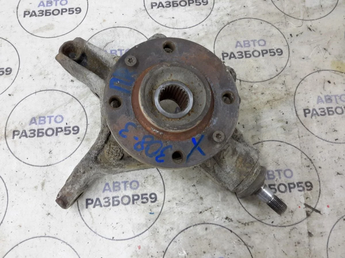 Кулак передний правый Peugeot 308 I (2007—2011)