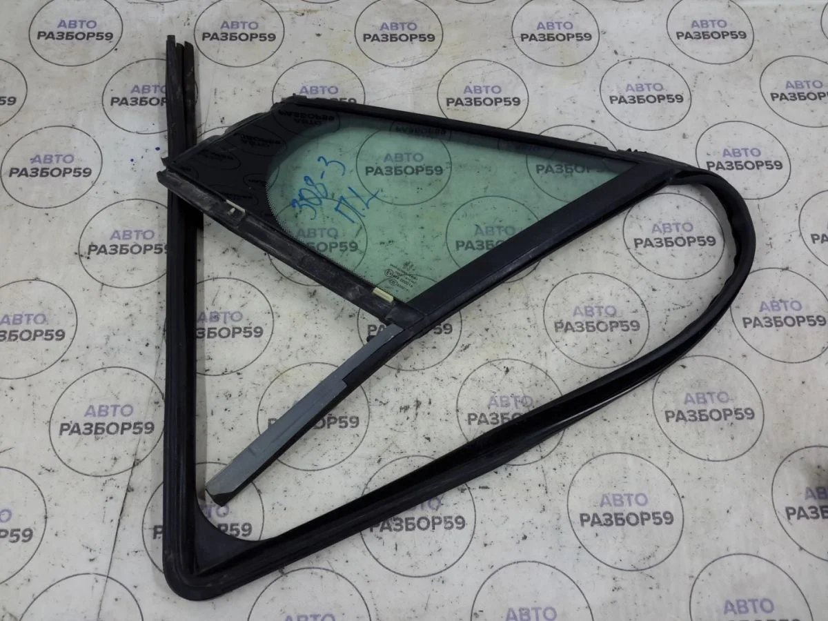 Форточка двери передней левой Peugeot 308 I (2007—2011)