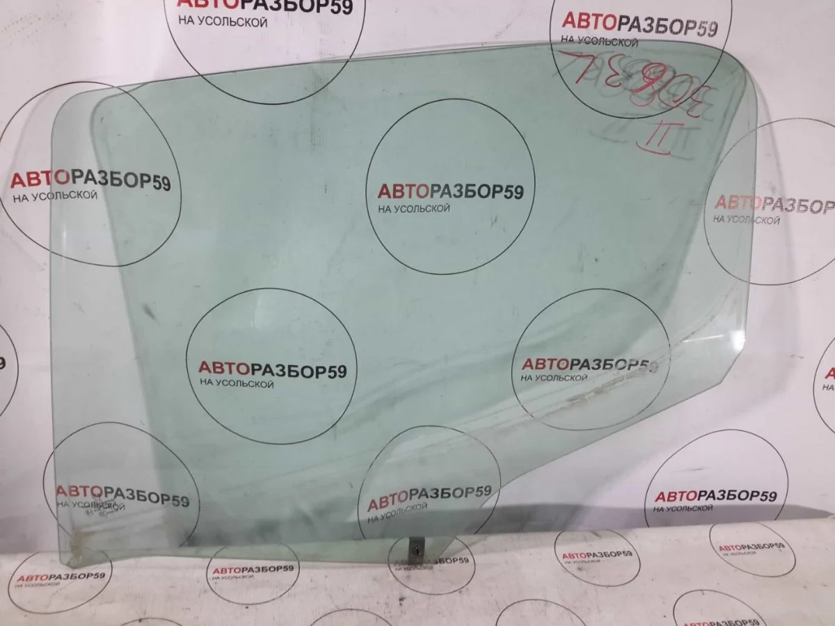 Стекло заднее левое Peugeot 308 I (2007—2011)