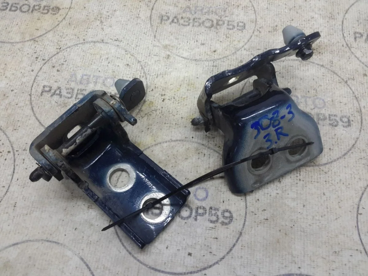 Петля двери Peugeot 308 I (2007—2011)