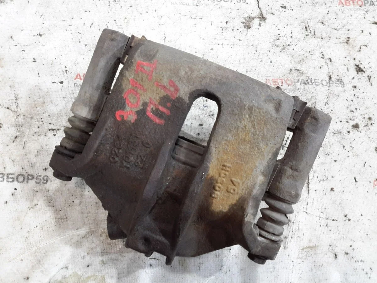 Суппорт передний левый Peugeot 301 I (2012—2016)