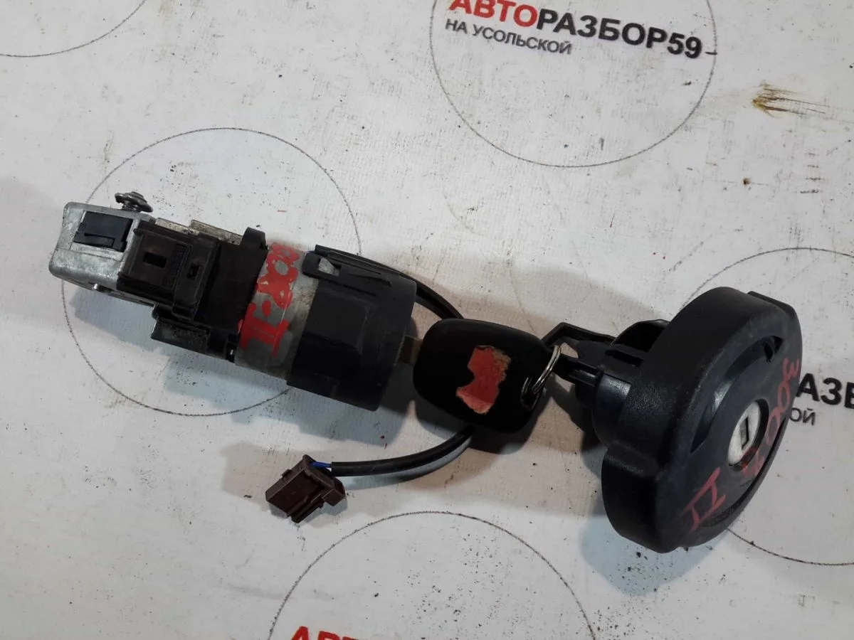 Замок зажигания Peugeot 3008 I рестайлинг (2013—2016)